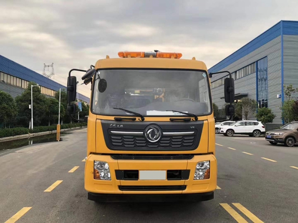 東風(fēng)天錦清洗吸污車15方帶副發(fā) 國(guó)六
