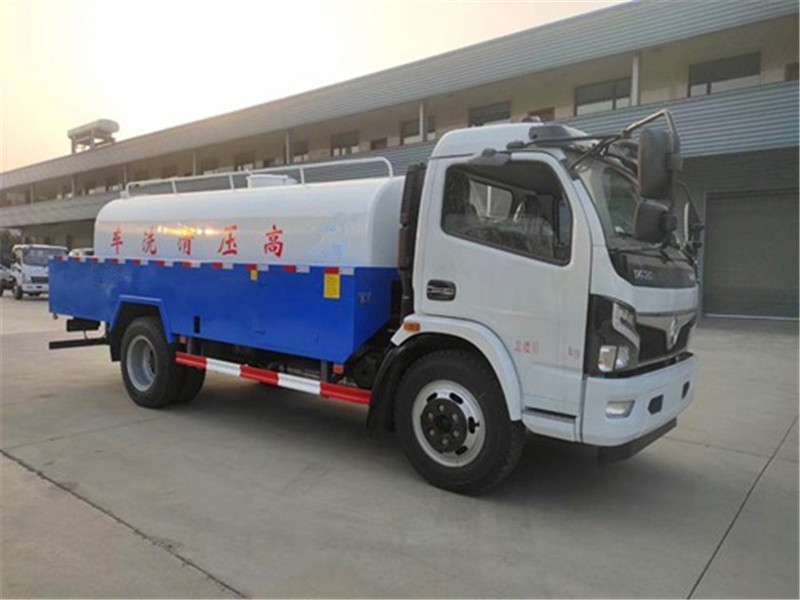 國(guó)六東風(fēng)8方清洗車(chē)