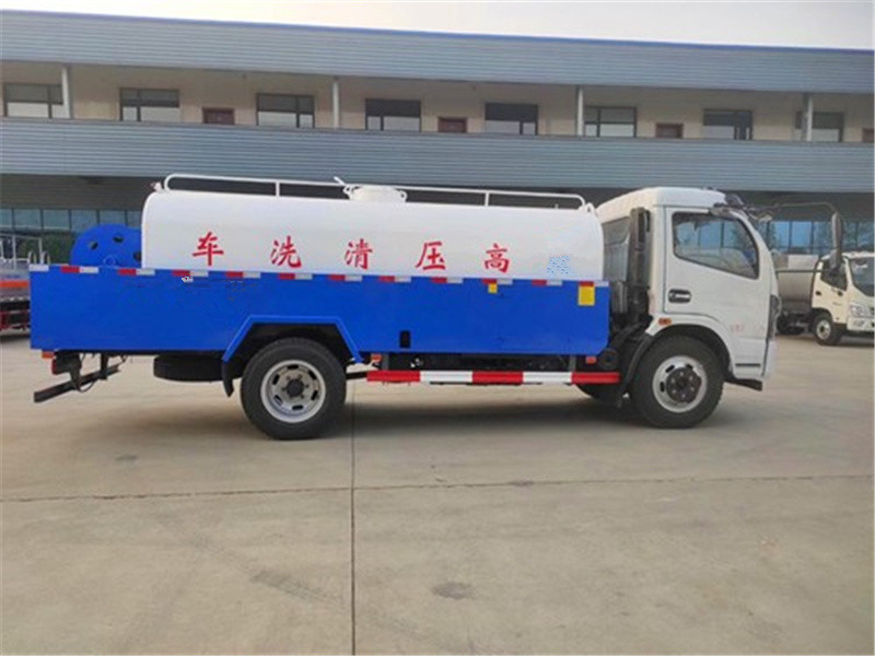 國(guó)六東風(fēng)8方清洗車(chē)