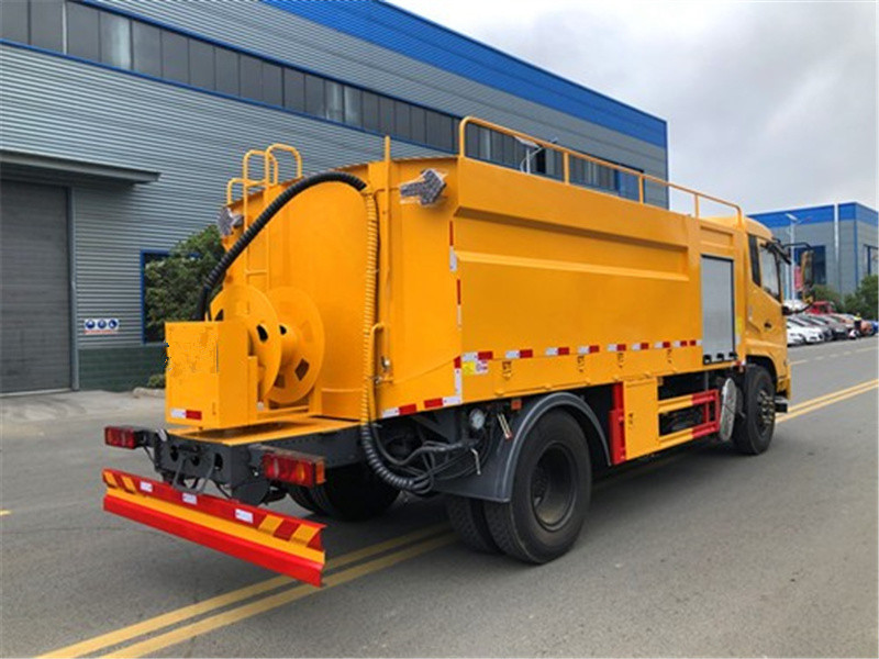 國六東風(fēng)天錦清洗車